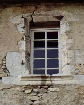 Lourdens, fenêtre XVème